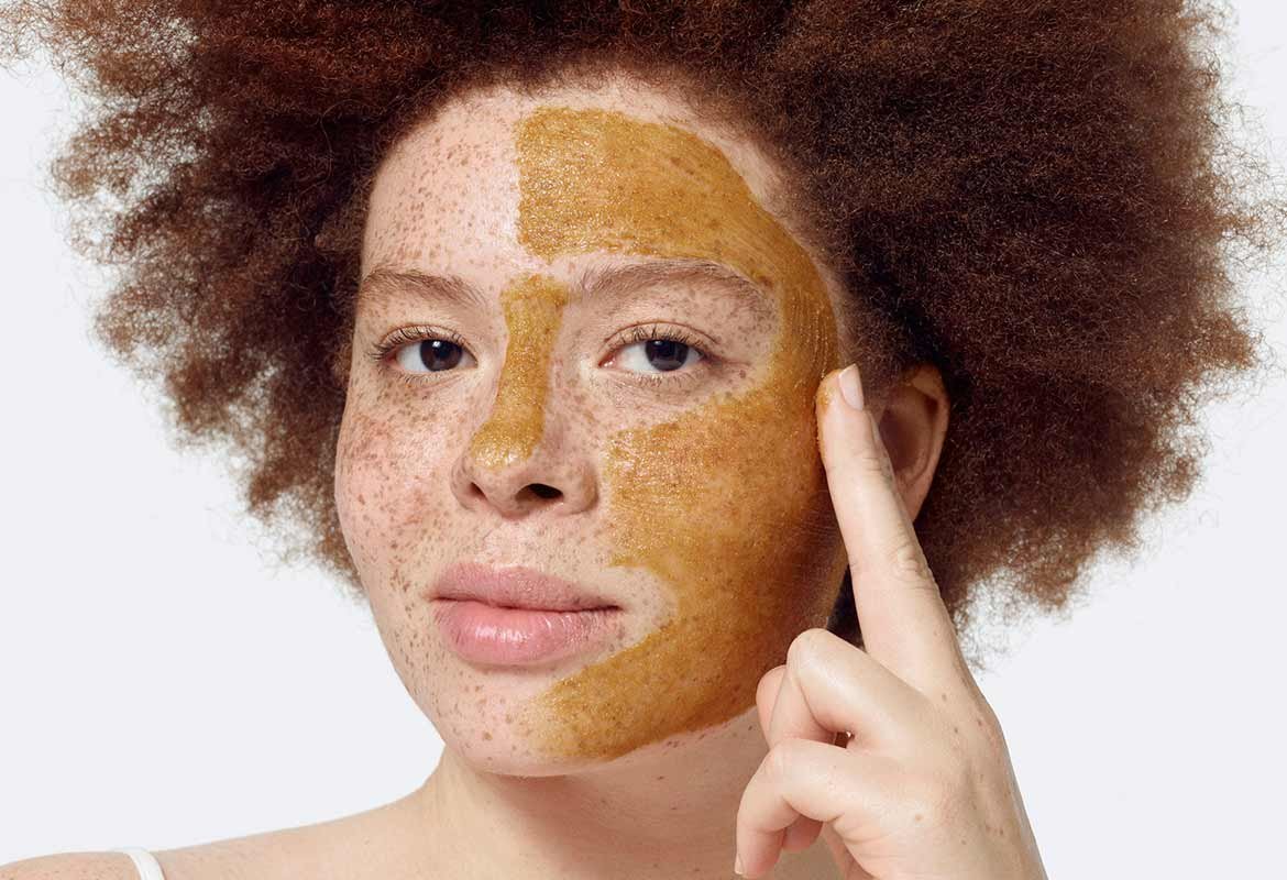 Procura exfoliar tu piel todas las semanas con los productos de la línea Azúcares Suaves de L'Oréal Paris.